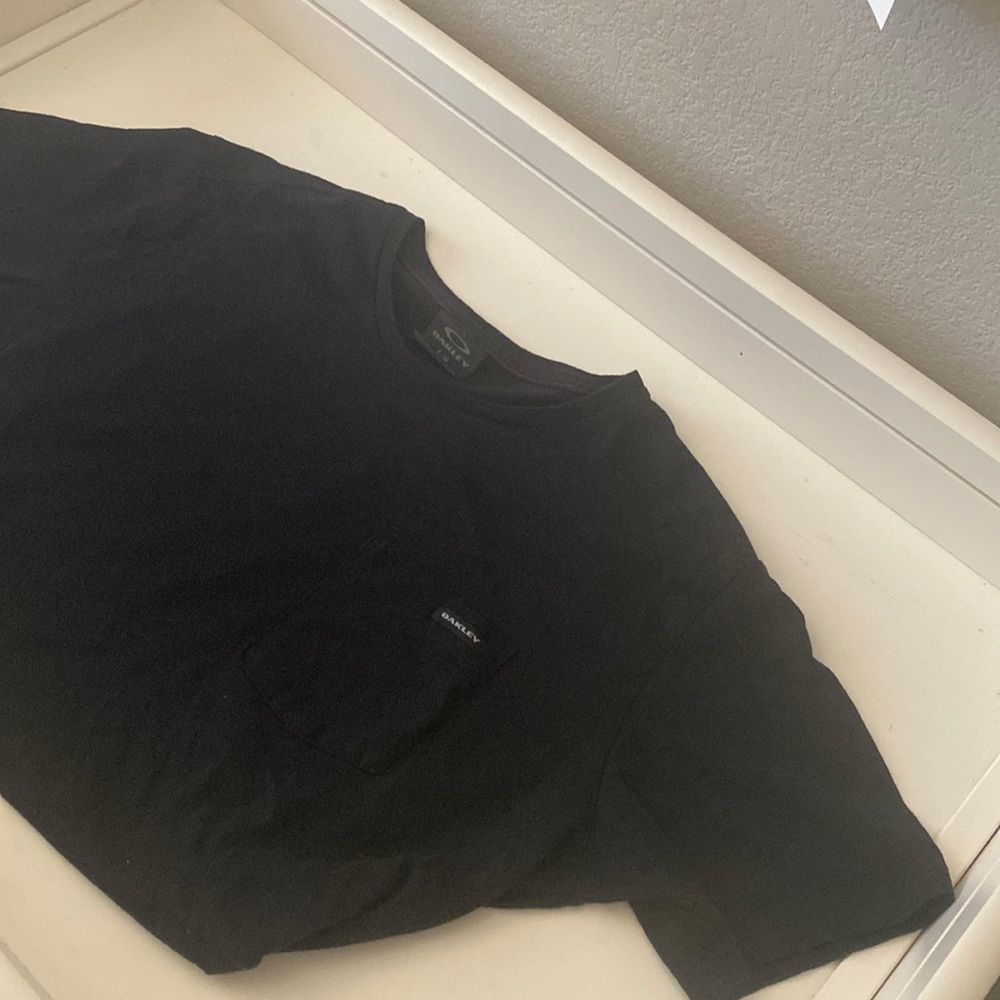 Mens Oakley shirt